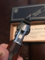 Smith and Wesson 66-1 (2 1/2 inch, stainless, non-orig. box) - 3 of 10