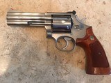 Smith and Wesson 686-2 (4 in, original box) - 1 of 9