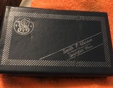 Smith and Wesson 37 (blue, 2 inch, original box) - 5 of 6