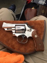 Smith and Wesson 19-5 (2 in., nickel, wood grips) - 1 of 5