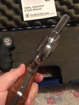 Smith and Wesson 686-3 (7 shot, box, 2in.) - 3 of 8