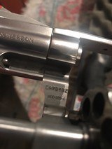 Smith and Wesson 686-3 (7 shot, box, 2in.) - 5 of 8