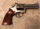 Smith and Wesson 586 (nickel, 4 inch) - 2 of 9