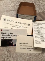 Smith and Wesson 66-1 (2 in, box, P and R) - 8 of 9