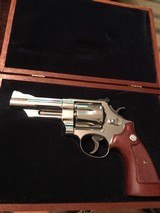 Smith and Wesson 25-5 (4 in, nickel, wood box) - 1 of 11
