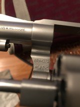 Smith and Wesson 60-7 Lady Smith (2 in, stainless, carry case) - 5 of 5