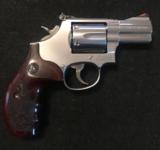 Smith and Wesson 686-5 (2 in, custom grips, NO LOCK) - 2 of 6