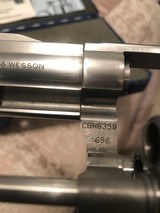 Smith and Wesson 696 (no dash, box) - 5 of 7
