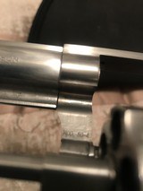 Smith and Wesson 60-4 (3in, combats) - 5 of 6