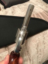 Smith and Wesson 60-4 (3in, combats) - 3 of 6