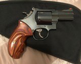 Smith and Wesson 29-4 (3 in, unfluted, full lug) - 4 of 7