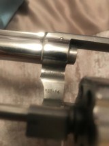 Smith and Wesson 34 (4 in, nickel, diam. grips) - 5 of 7