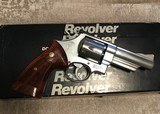 Smith and Wesson 624 (4 in, box) - 1 of 5
