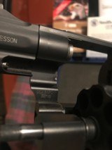 Smith and Wesson 327 Night Guard (snub, box, papers) - 5 of 6