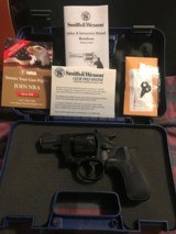 Smith and Wesson 327 Night Guard (snub, box, papers) - 1 of 6