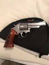 Smith and Wesson 66-2 (4 in, targets, wo,rr) - 1 of 5