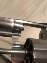 Smith and Wesson 66-2 (4 in, targets, wo,rr) - 2 of 5