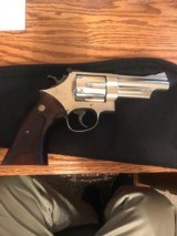 Smith and Wesson 29-2 (nickel, 4 in.) - 8 of 8