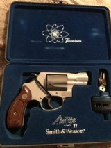 Smith and Wesson 337 ti (1 7/8, box, 10oz!!) - 1 of 6
