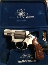 Smith and Wesson 337 ti (1 7/8, box, 10oz!!) - 4 of 6
