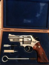 Smith and Wesson 27-2 (3.5 in, nickel, box) - 5 of 7