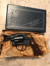 Smith and Wesson 36 (snub, blue, box) - 1 of 9
