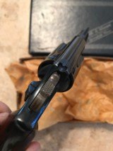 Smith and Wesson 36 (snub, blue, box) - 6 of 9