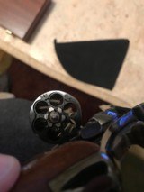 Smith and Wesson 19-2 (full target, diam. Grip) - 2 of 11