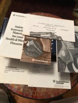 Smith and Wesson 37 (2 in, blue, box) - 3 of 7