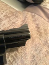 Smith and Wesson 19-5 (2 in, blue, wood grips) - 6 of 8