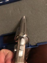 Smith and Wesson 65 (3 in, wood grips, box) - 4 of 7