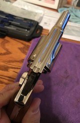 Smith and Wesson 37 (2 in, nickel) - 5 of 5
