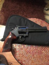 Smith and Wesson 586-3 (6 in, blue, targets) - 1 of 5