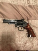 Smith and Wesson 19-3 (blue, 4 in) - 7 of 8