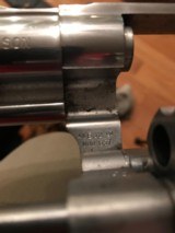 Smith and Wesson 657 (3 in, stainless) - 3 of 6