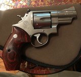 Smith and Wesson 657 (3 in, stainless) - 2 of 6