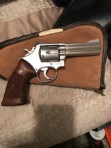 Smith and Wesson 686 (4 in, targets) - 1 of 5