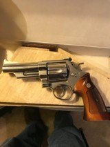 Smith and Wesson 29-3 (nickel, 4 in, box) - 1 of 8