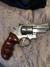 Smith and Wesson 629-1 (3 in, combats) - 2 of 5