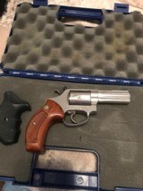 Smith and Wesson 60-4 (3 in, targets, box) - 1 of 7
