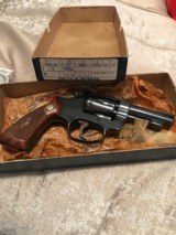 Smith and Wesson 31-1 (3 in, box, diamond) - 1 of 7