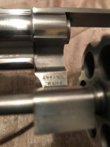 Smith and Wesson 629-1 (3 in, custom grips) - 6 of 9