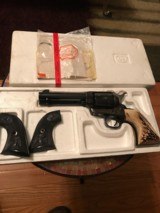 Colt Single Action Army (3rd gen, 45 LC, box) - 1 of 10
