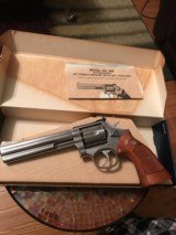 Smith and Wesson 686 (6in, targets, box) - 1 of 7
