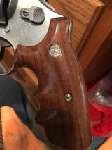 Smith and Wesson 657-3 - 3 of 6