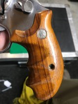 Smith and Wesson 629-1 (3 in, combats) - 5 of 7