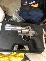 Smith and Wesson 610-3 - 1 of 8