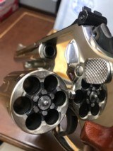 Smith and Wesson 19-4 (4 in, nick, box) - 3 of 7