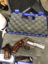 Smith and Wesson 60-10 (357, 3 in, orig box) - 2 of 7