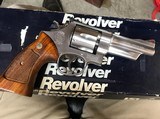 Smith and Wesson 624 (4 in, box) - 1 of 7